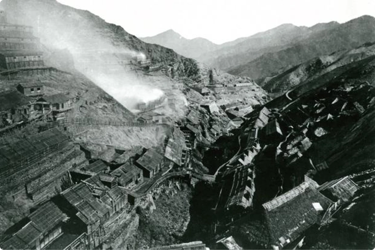 1884年に撮影された別子銅山の当時の様子