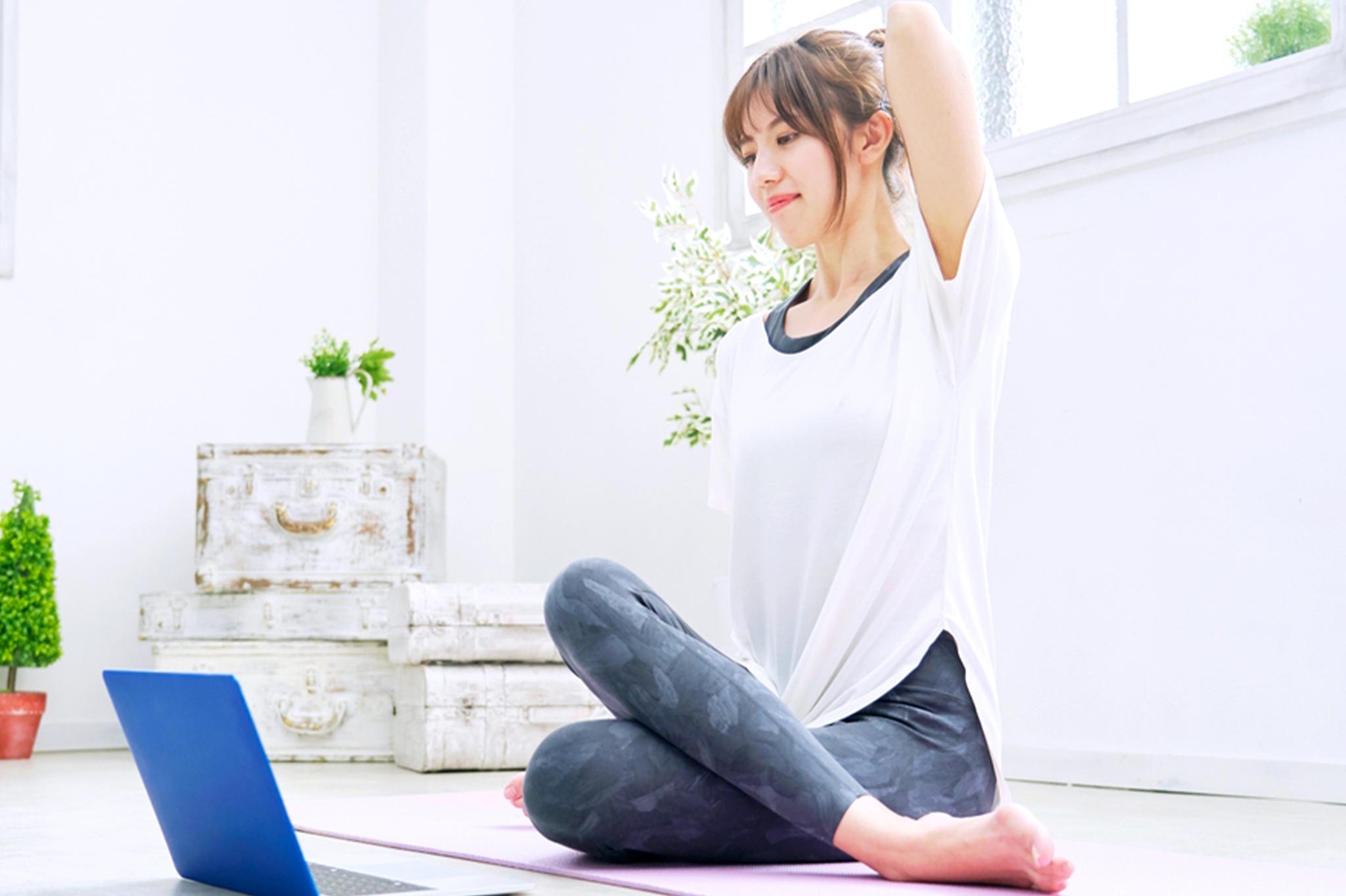 運動不足を感じる6月… お金をかけずに今すぐできる！室内で楽しく続けられるエクササイズ＆スポーツ