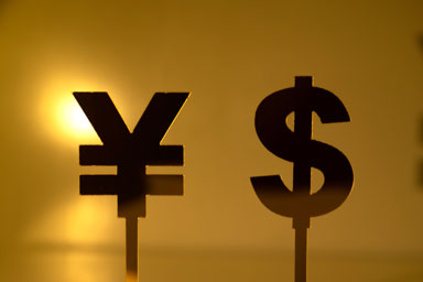 「ドルを持つ人」と「円だけの人」10年後に差がつく可能性― 富裕層の資産の持ち方から学ぶ、現実的な備え