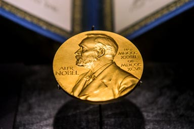 ノーベル賞受賞者とお金